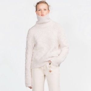 Zara | Sweaters | Zara White Eyelash 